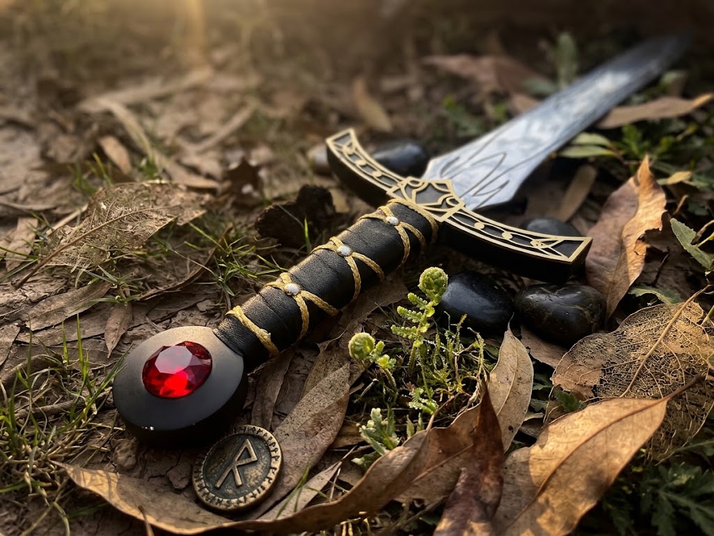 Hand-Forged Goldryn Sword from Throne of Glass thumbnail 4